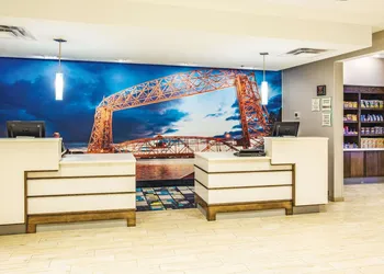 La Quinta Inn & Suites by Wyndham Duluth hotel thumbnail 2