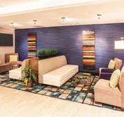 La Quinta Inn & Suites by Wyndham Duluth hotel detail image 3