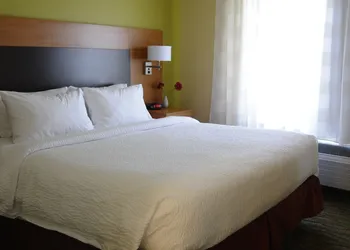TownePlace Suites Redding hotel thumbnail 6