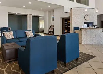 Comfort Suites Granbury hotel thumbnail 5