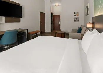 Comfort Suites Granbury hotel thumbnail 7