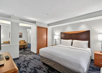 Fairfield Inn & Suites by Marriott Omaha Downtown hotel thumbnail 4