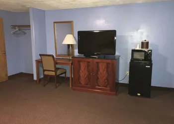 AmeriVu Inn & Suites hotel thumbnail 7