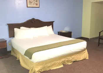 AmeriVu Inn & Suites hotel thumbnail 8