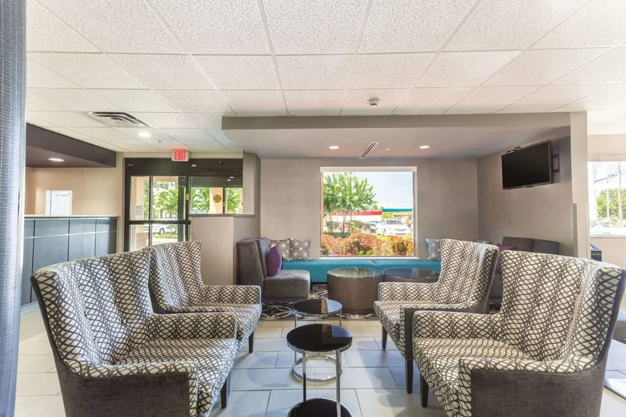 La Quinta Inn & Suites by Wyndham Jackson Airport/Pearl hotel detail image 2