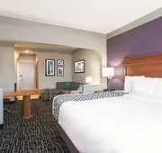 La Quinta Inn & Suites by Wyndham Jackson Airport/Pearl hotel detail image 7