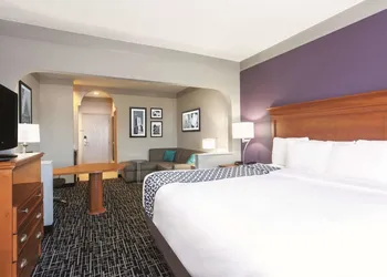 La Quinta Inn & Suites by Wyndham Jackson Airport/Pearl hotel thumbnail 7