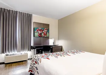 Red Roof Inn Locust Grove hotel thumbnail 5