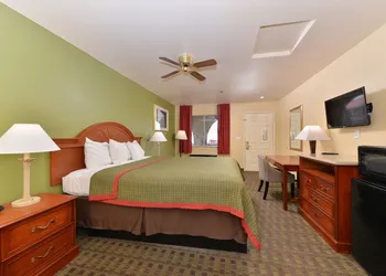 Rodeway Inn Delano hotel thumbnail 5