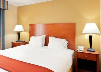 Holiday Inn Express & Suites Birmingham Trussville by IHG hotel thumbnail 2