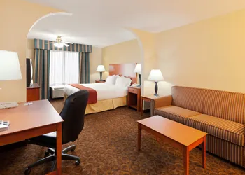 Holiday Inn Express & Suites Birmingham Trussville by IHG hotel thumbnail 4