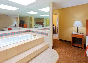 Holiday Inn Express & Suites Birmingham Trussville by IHG hotel thumbnail 5