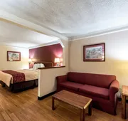 Red Roof Inn & Suites Clinton, TN hotel detail image 7