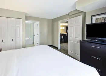 Staybridge Suites Cleveland Mayfield Heights Beachwood by IHG hotel thumbnail 4