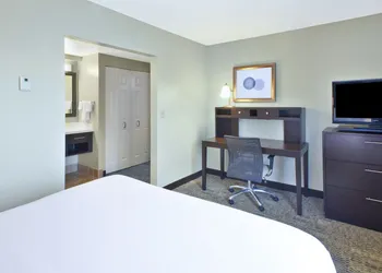 Staybridge Suites Cleveland Mayfield Heights Beachwood by IHG hotel thumbnail 6
