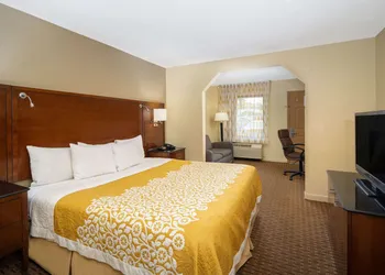 Days Inn by Wyndham Thomaston hotel thumbnail 4