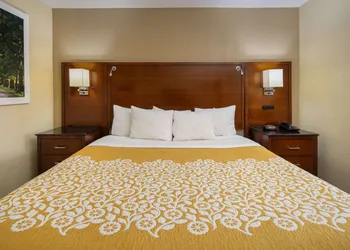 Days Inn by Wyndham Thomaston hotel thumbnail 5