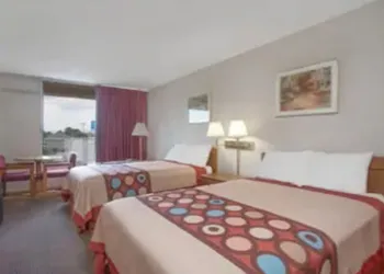 Super 8 by Wyndham Carlisle North hotel thumbnail 6