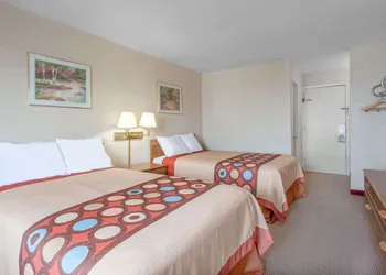 Super 8 by Wyndham Carlisle North hotel thumbnail 8
