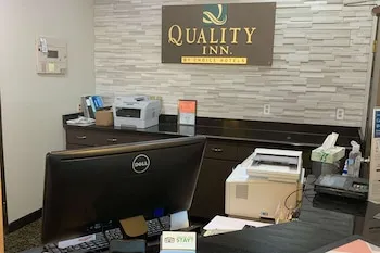Quality Inn Forsyth - Decatur hotel thumbnail 6