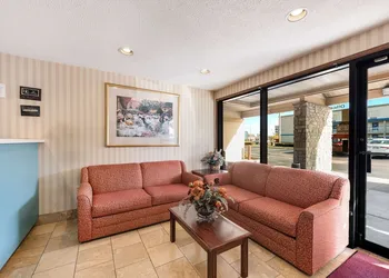 Rodeway Inn Columbus West hotel thumbnail 5