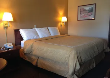 Rodeway Inn Columbus West hotel thumbnail 8