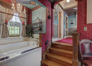 Schuster Mansion Bed & Breakfast hotel thumbnail 6