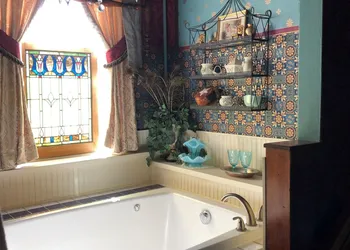 Schuster Mansion Bed & Breakfast hotel thumbnail 7