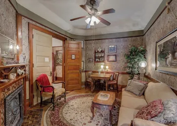 Schuster Mansion Bed & Breakfast hotel thumbnail 8