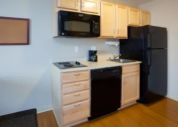 Candlewood Suites Milwaukee Brown Deer by IHG hotel thumbnail 3