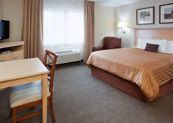 Candlewood Suites Milwaukee Brown Deer by IHG hotel thumbnail 4