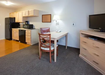Candlewood Suites Milwaukee Brown Deer by IHG hotel thumbnail 5
