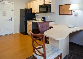 Candlewood Suites Milwaukee Brown Deer by IHG hotel thumbnail 7