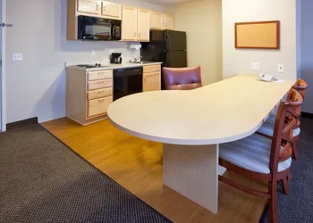 Candlewood Suites Milwaukee Brown Deer by IHG hotel thumbnail 8