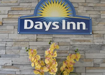 Days Inn by Wyndham Ladson Summerville Charleston hotel thumbnail 2