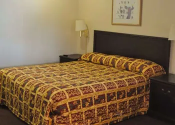 California Suites Motel hotel thumbnail 5