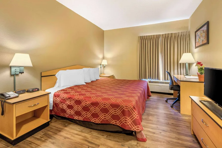 Econo Lodge Colorado Springs near Airport hotel detail image 6