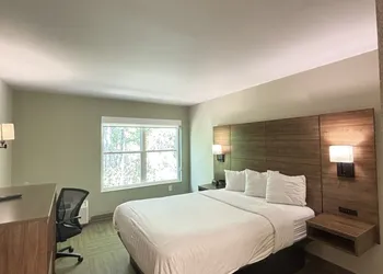 Baymont by Wyndham Lake Park Valdosta I-75 hotel thumbnail 8