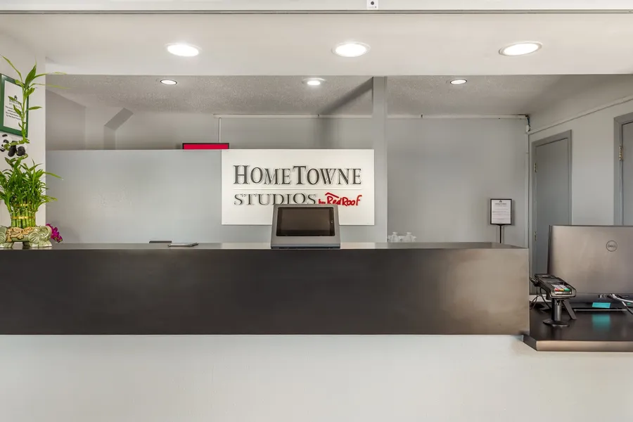 HomeTowne Studios & Suites by Red Roof Greensboro hotel detail image 2