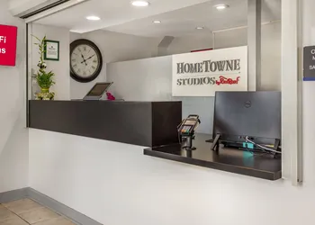 HomeTowne Studios & Suites by Red Roof Greensboro hotel thumbnail 4
