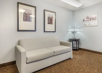 HomeTowne Studios & Suites by Red Roof Greensboro hotel thumbnail 5
