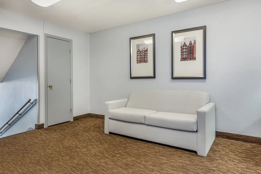 HomeTowne Studios & Suites by Red Roof Greensboro hotel detail image 6