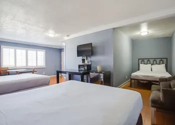 Big A Motel hotel thumbnail 7
