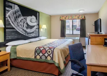 Super 8 by Wyndham Sherman hotel thumbnail 5