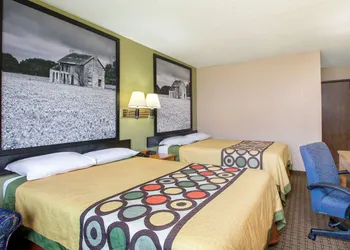 Super 8 by Wyndham Sherman hotel thumbnail 8