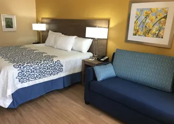 Days Inn by Wyndham Batesville hotel thumbnail 8