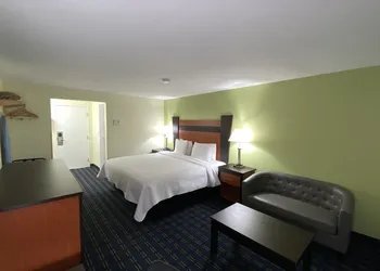 The Mariner Resort Cape Cod by The Red Collection hotel thumbnail 8