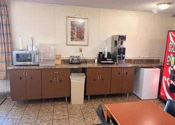 East Grand Inn Grand Forks ND I 29 hotel thumbnail 3