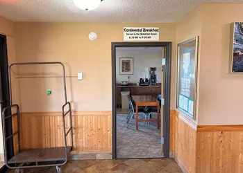 East Grand Inn Grand Forks ND I 29 hotel thumbnail 4