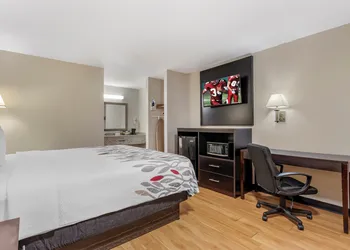 Red Roof Inn Atlanta - Kennesaw State University hotel thumbnail 7